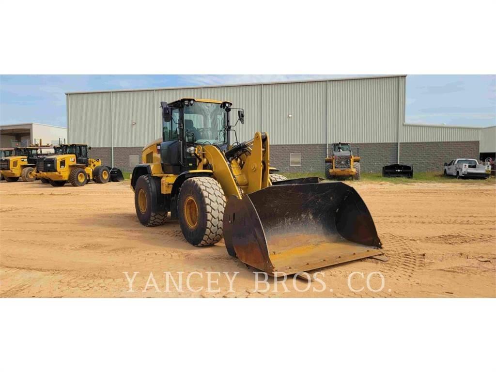 CAT 930M Kolesni nakladalci