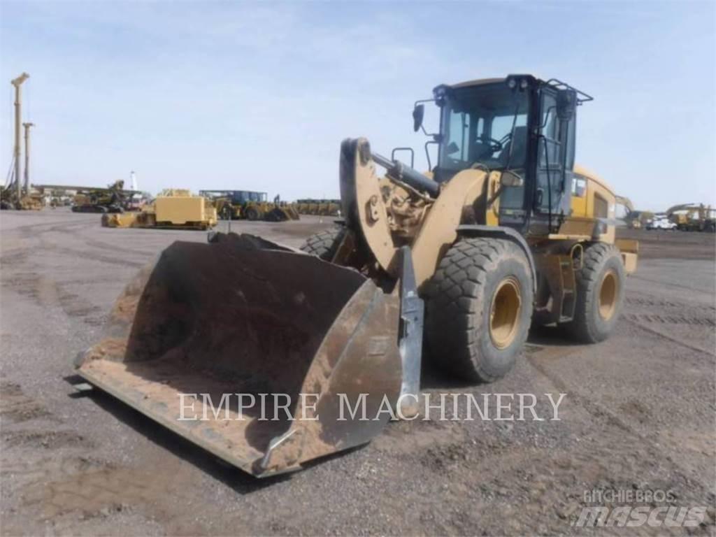 CAT 930M Kolesni nakladalci