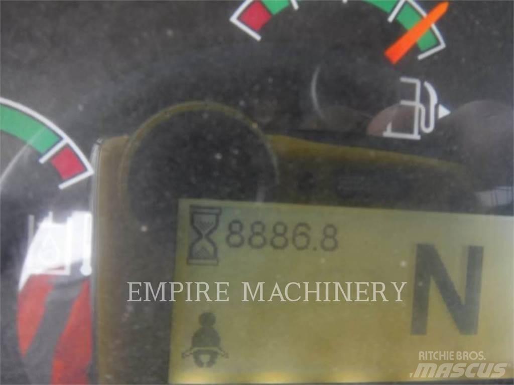 CAT 930M Kolesni nakladalci