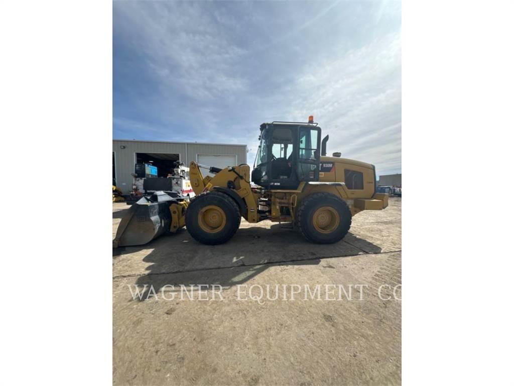 CAT 930M Kolesni nakladalci