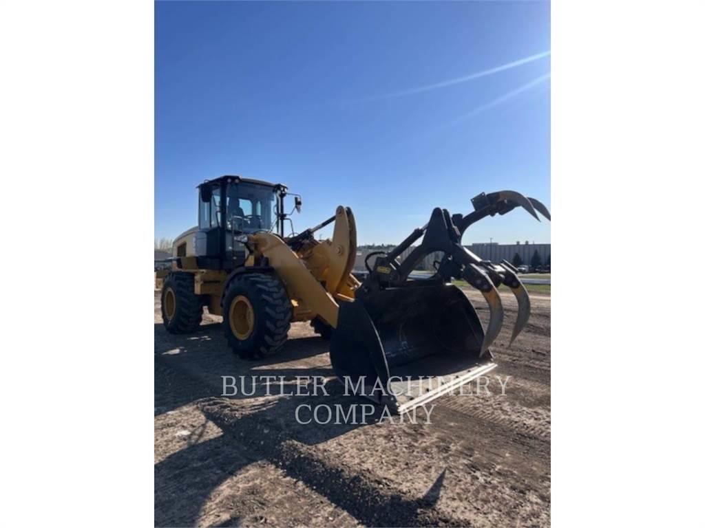 CAT 930M Kolesni nakladalci