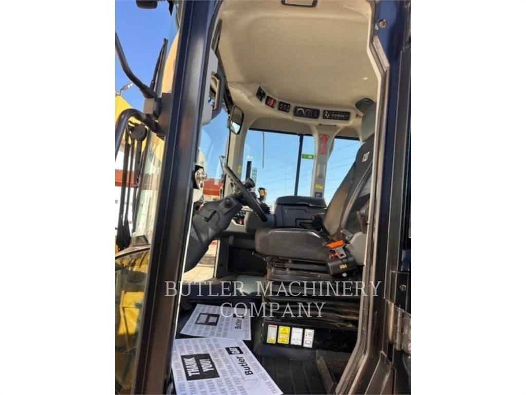 CAT 930M Kolesni nakladalci