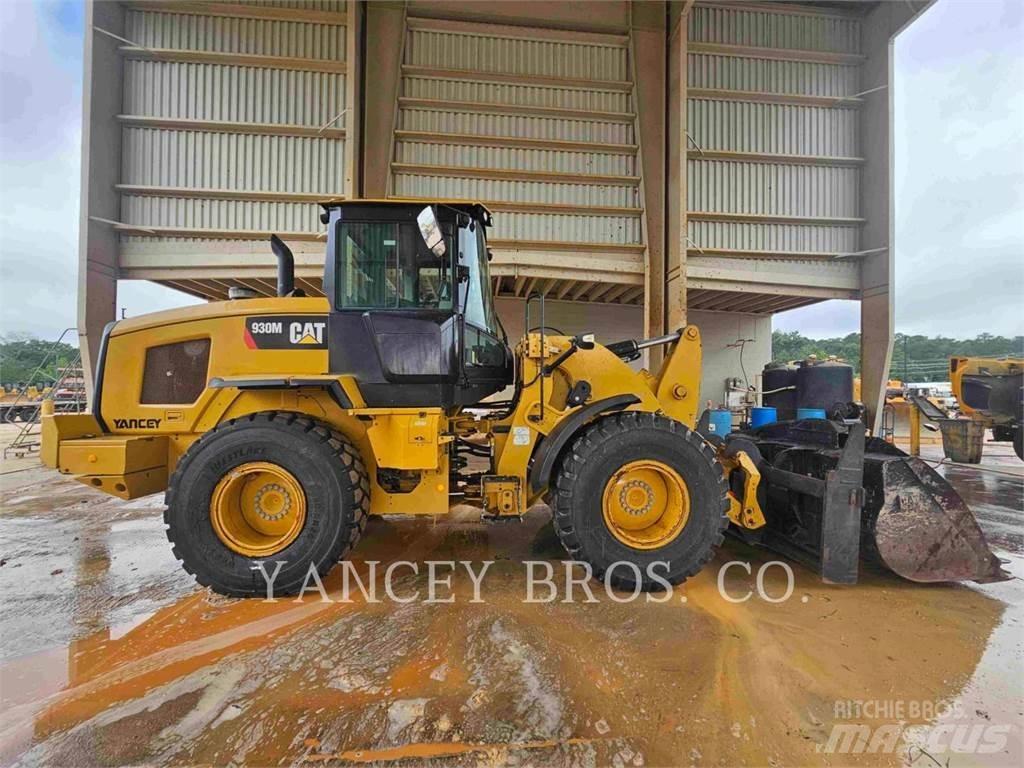 CAT 930M Kolesni nakladalci