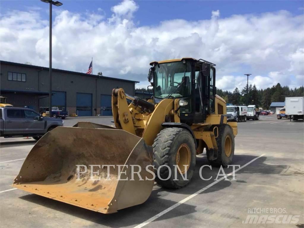 CAT 930M Kolesni nakladalci