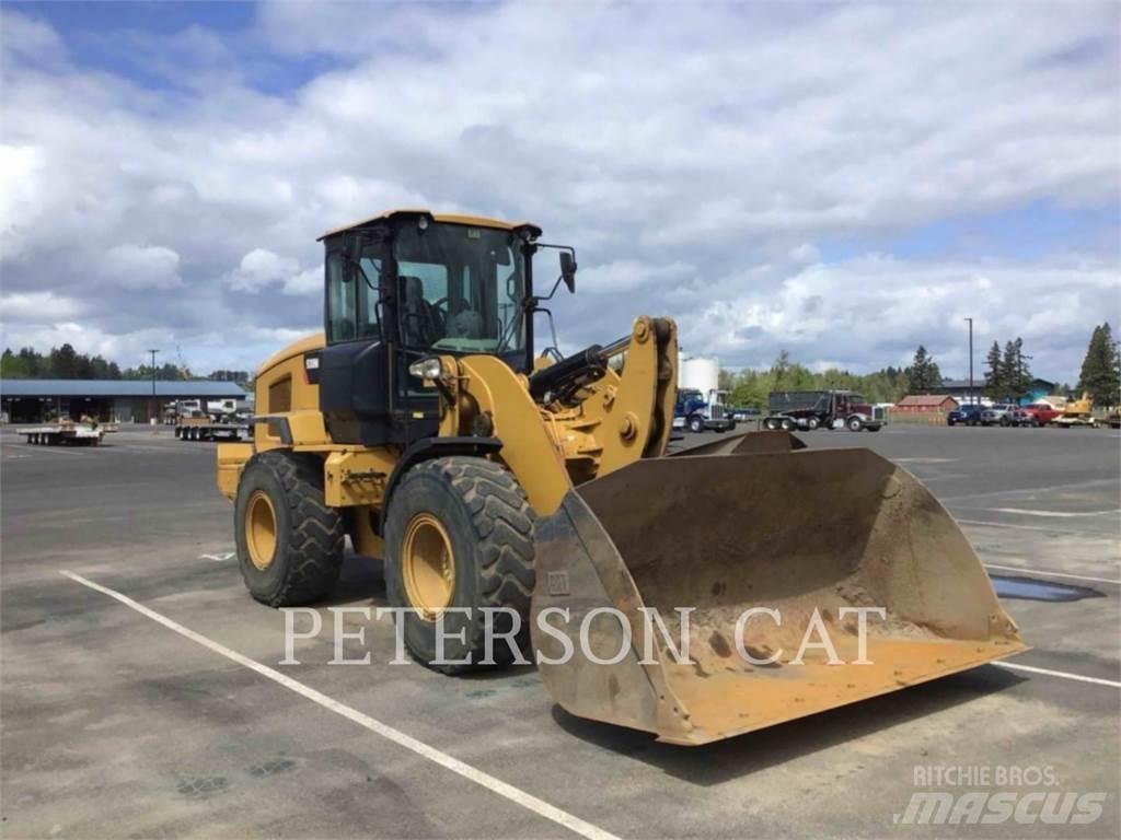 CAT 930M Kolesni nakladalci