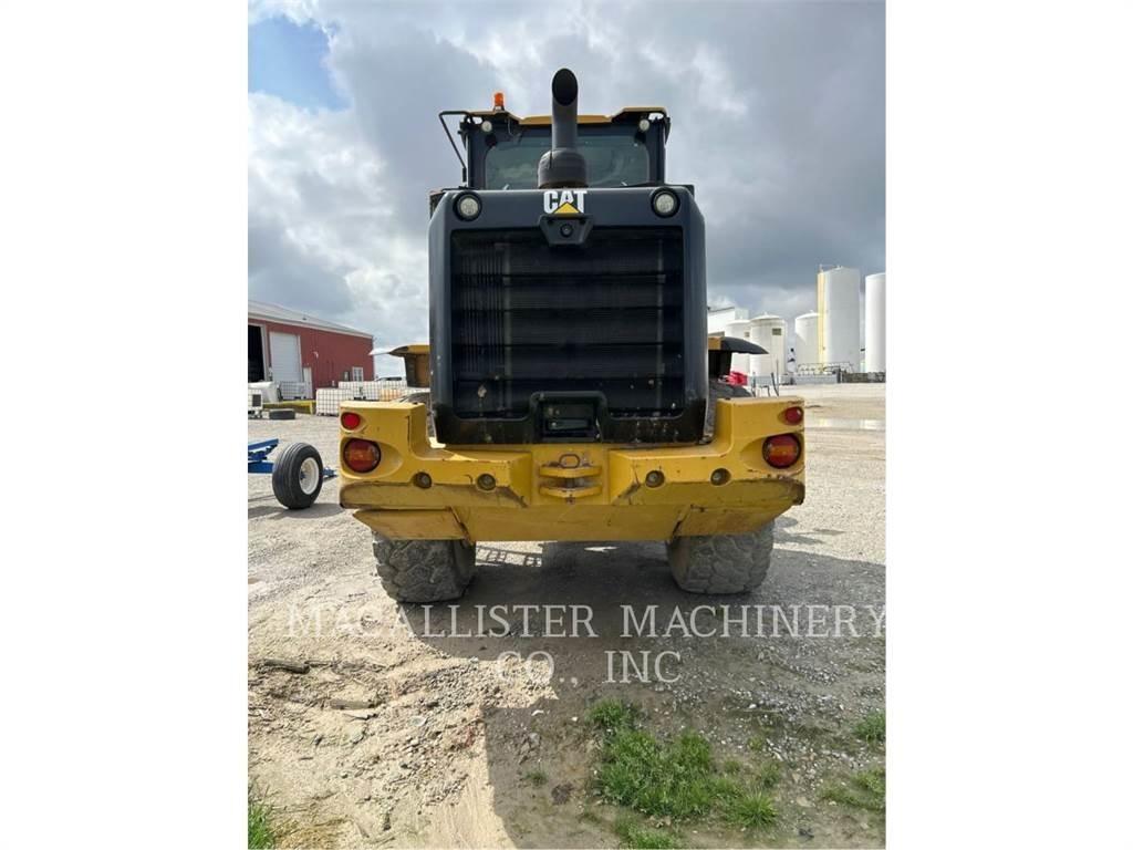 CAT 930M Kolesni nakladalci