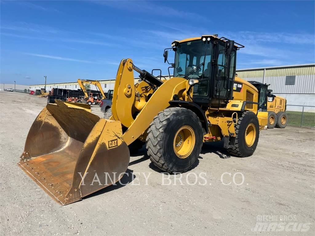 CAT 930M Kolesni nakladalci