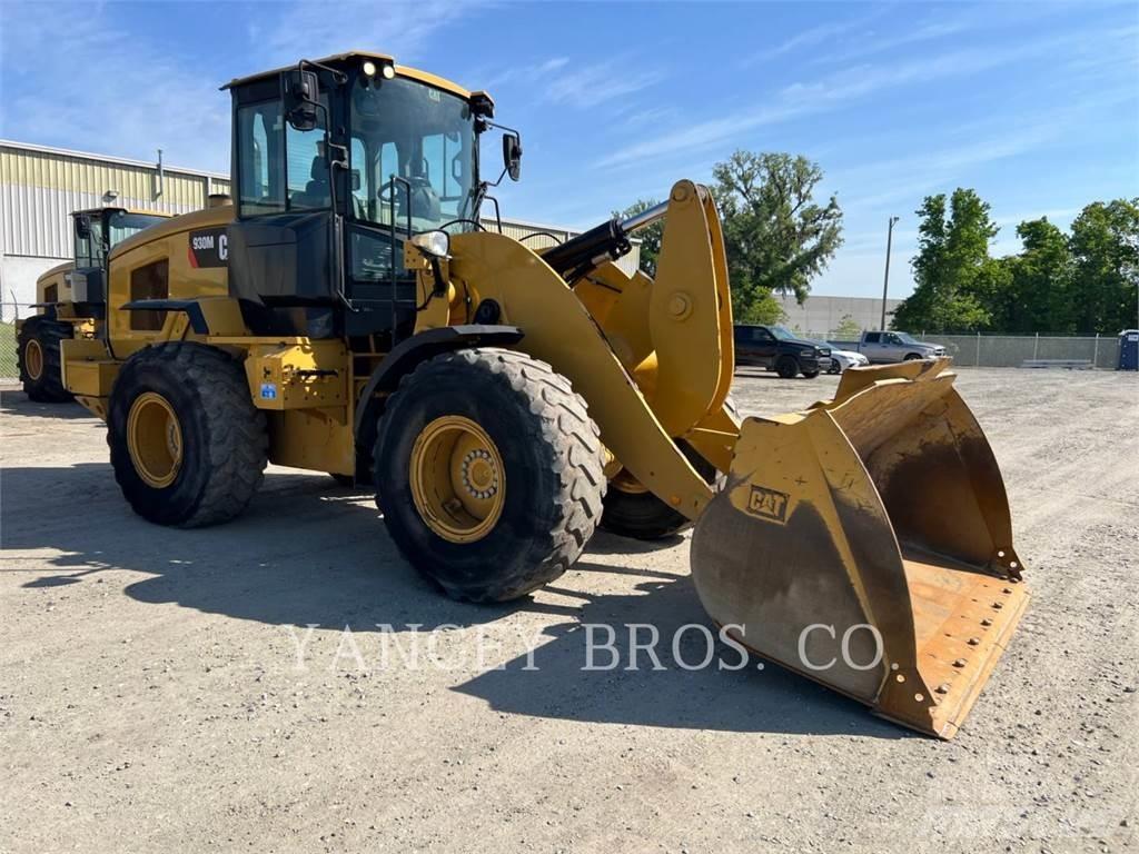 CAT 930M Kolesni nakladalci