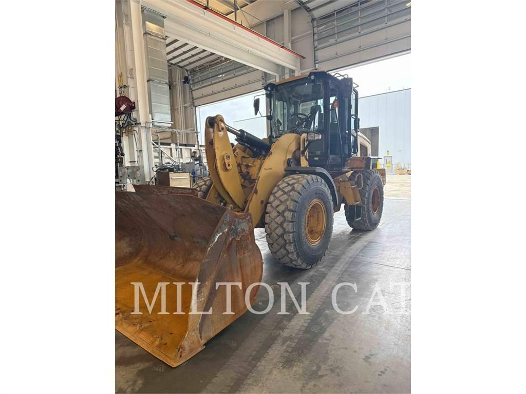 CAT 930M Kolesni nakladalci
