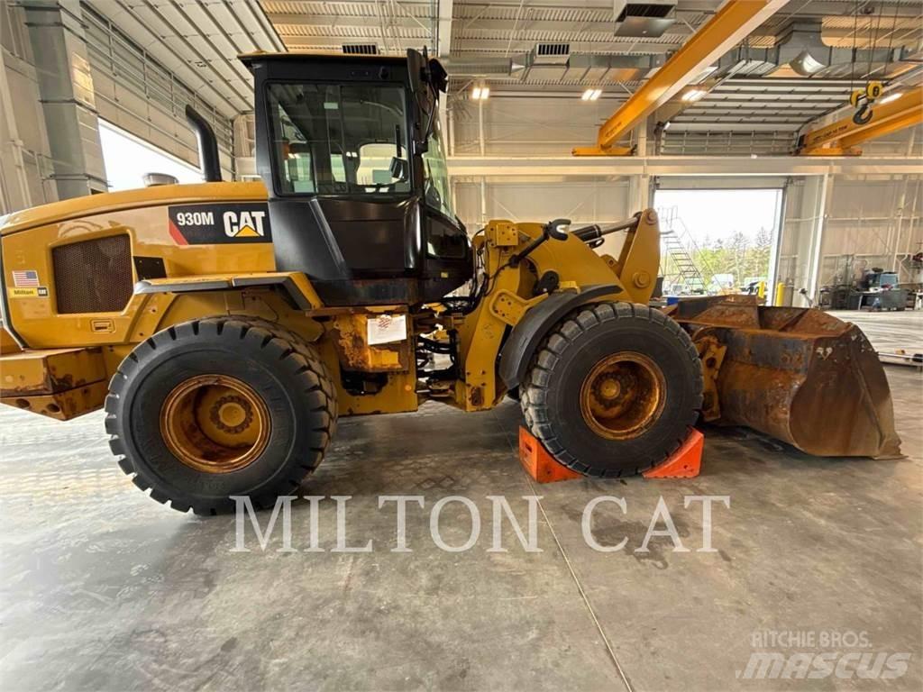 CAT 930M Kolesni nakladalci