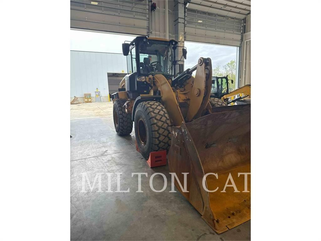 CAT 930M Kolesni nakladalci