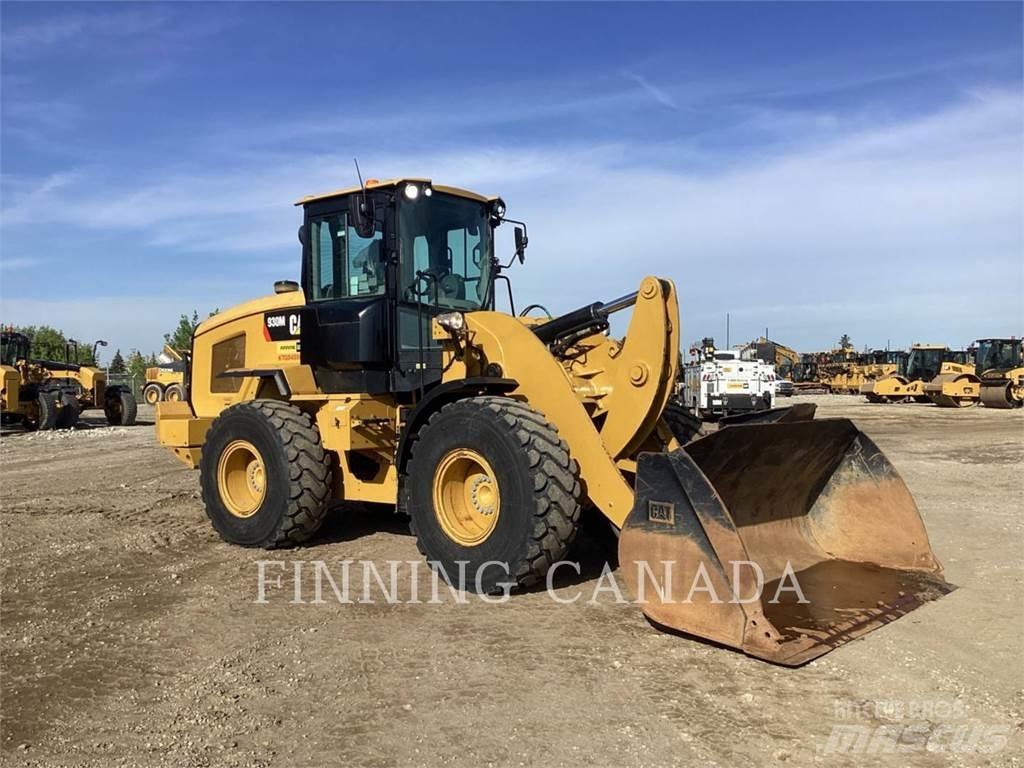 CAT 930M Kolesni nakladalci