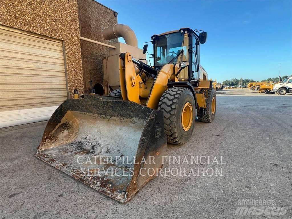 CAT 930M Kolesni nakladalci