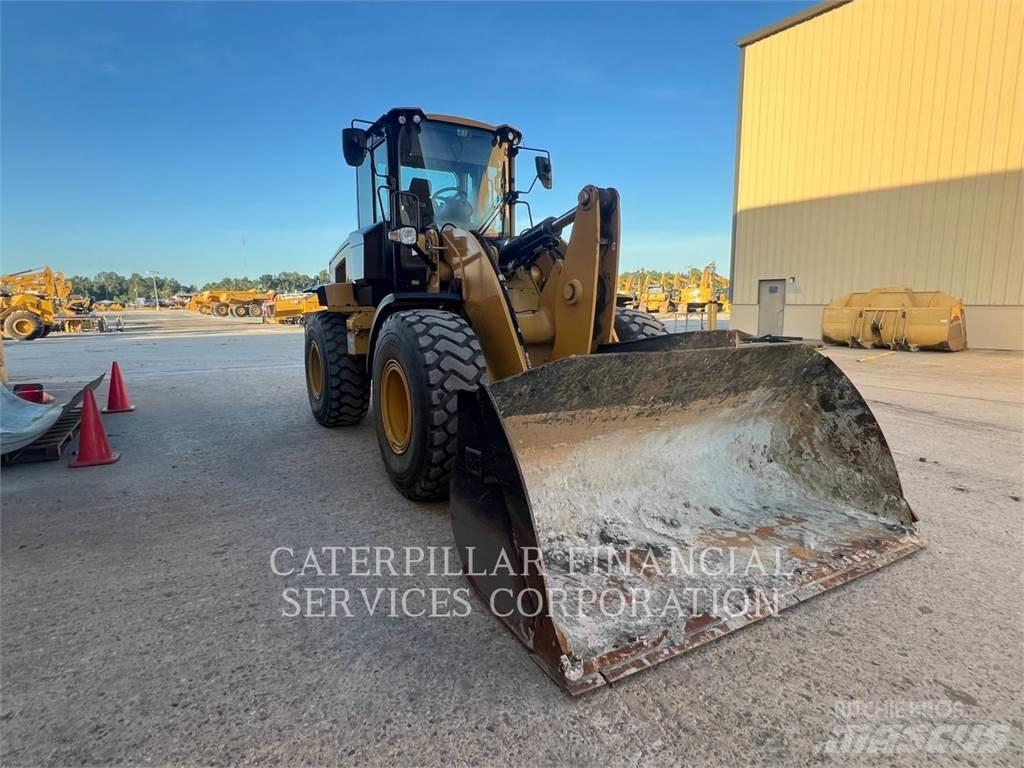 CAT 930M Kolesni nakladalci