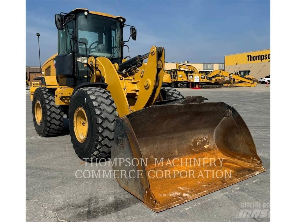 CAT 930M Kolesni nakladalci