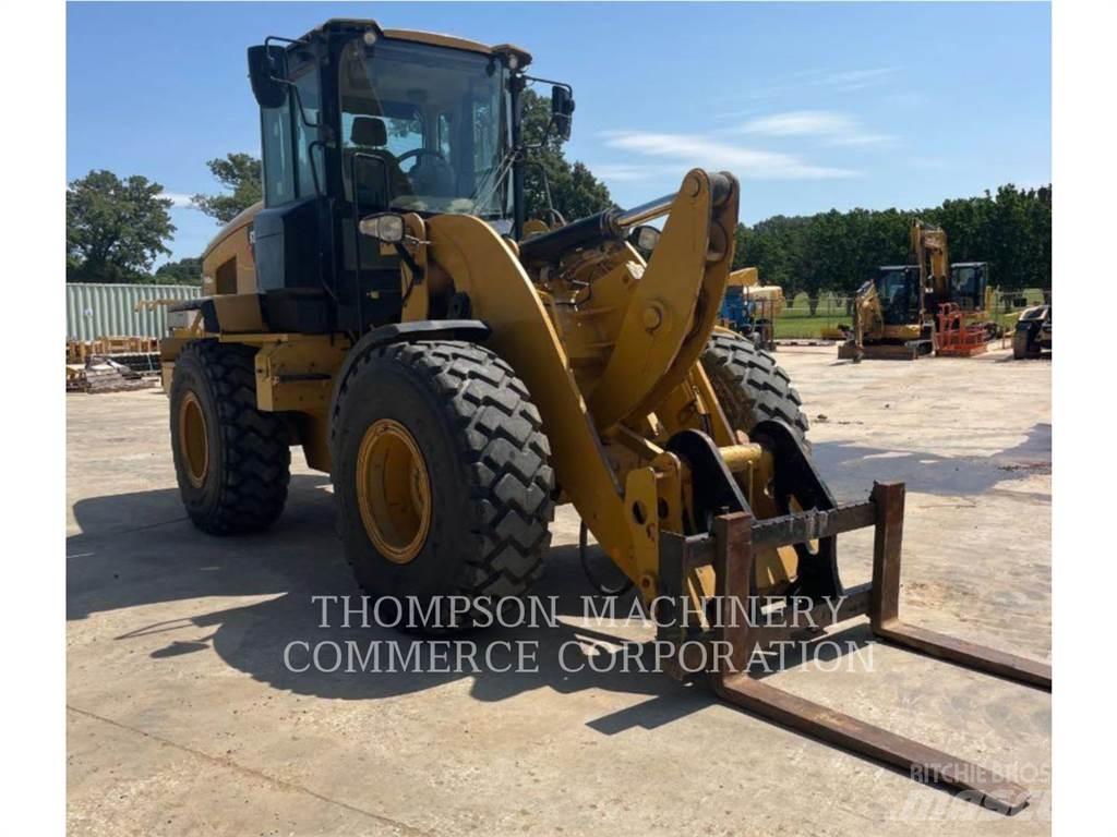 CAT 930M Kolesni nakladalci