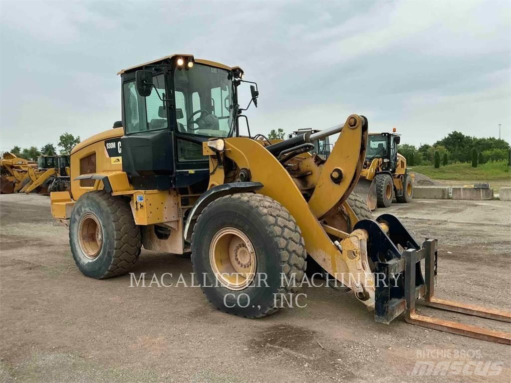 CAT 930M Kolesni nakladalci