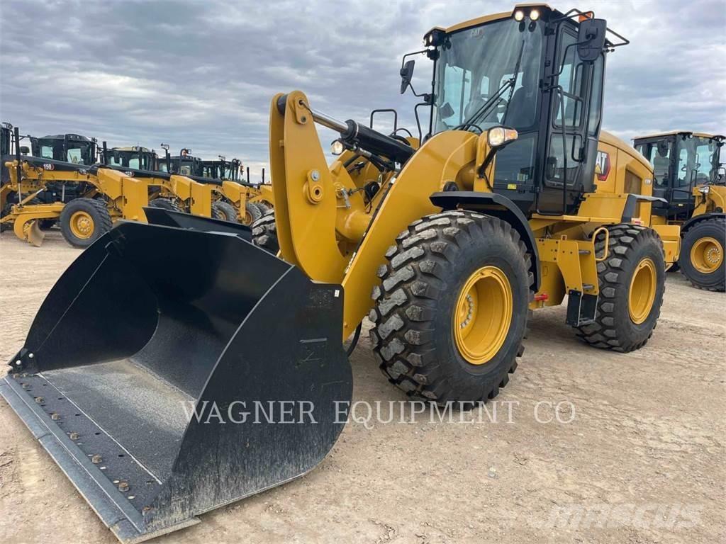 CAT 930M Kolesni nakladalci