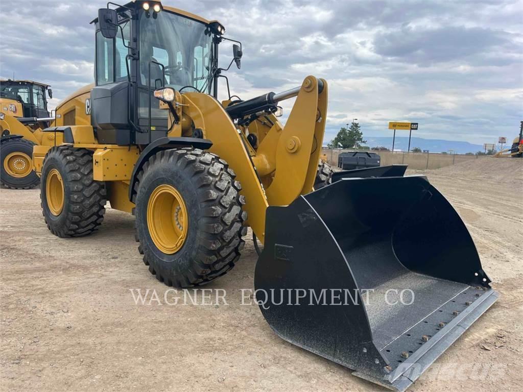 CAT 930M Kolesni nakladalci