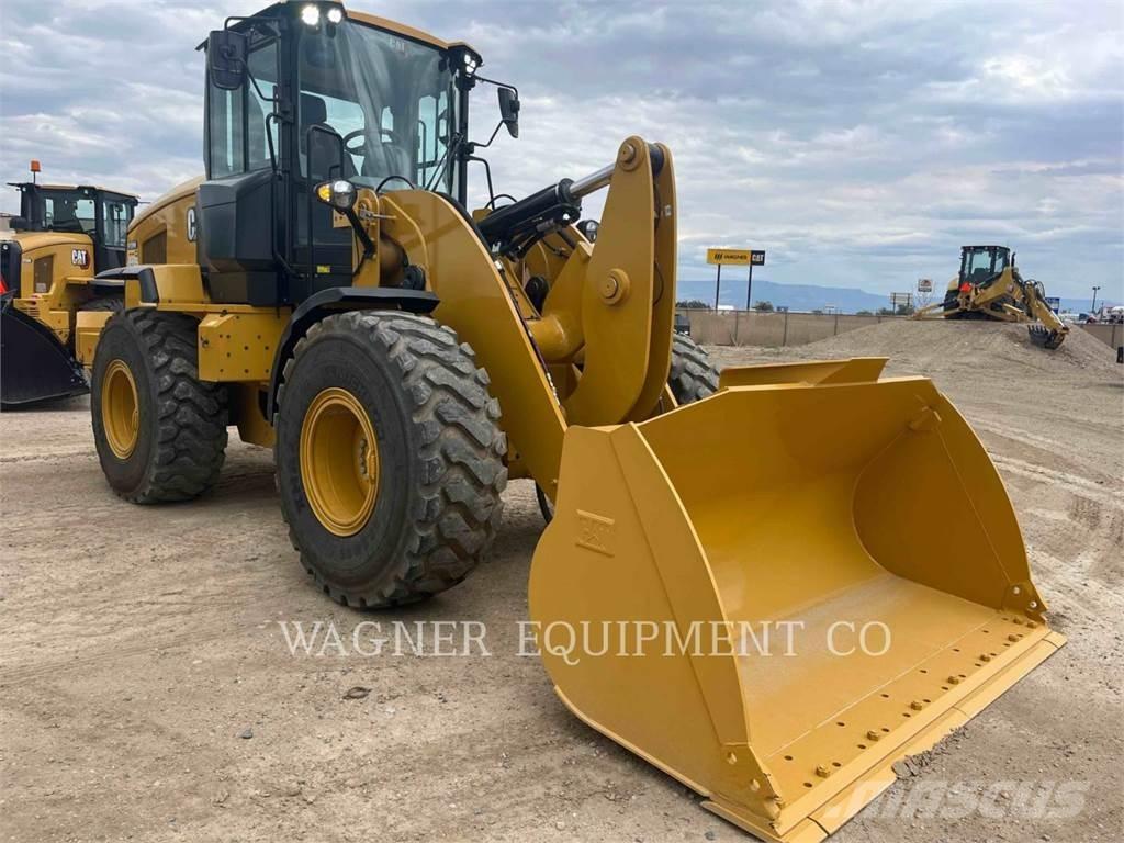 CAT 930M Kolesni nakladalci