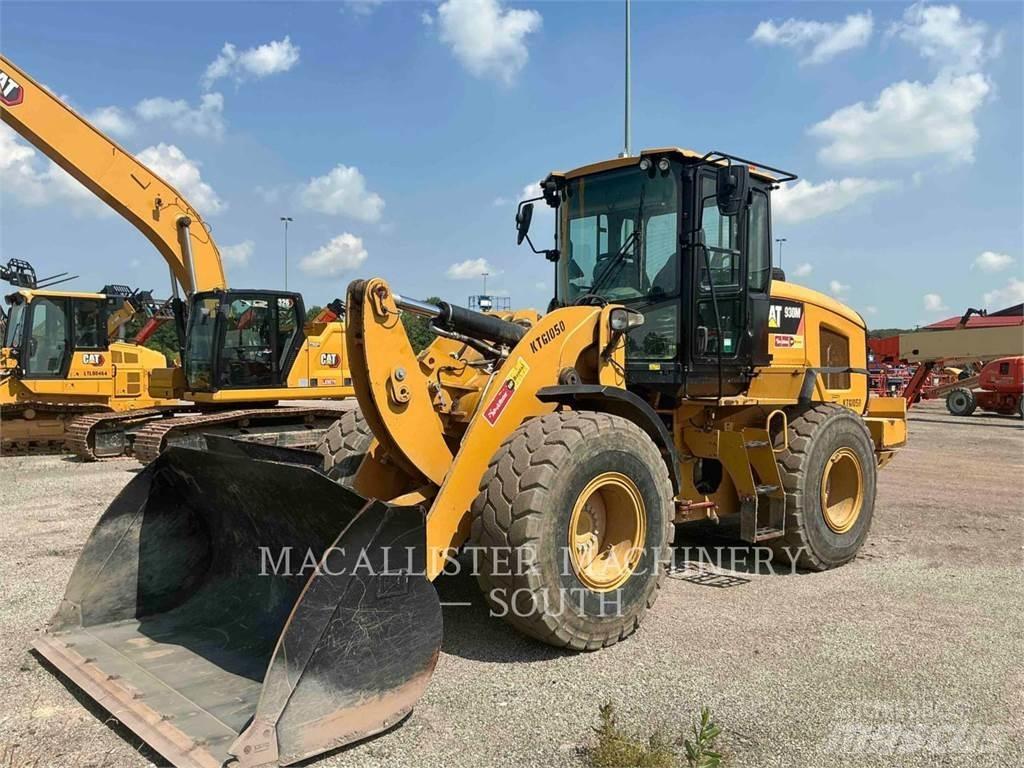 CAT 930M Kolesni nakladalci