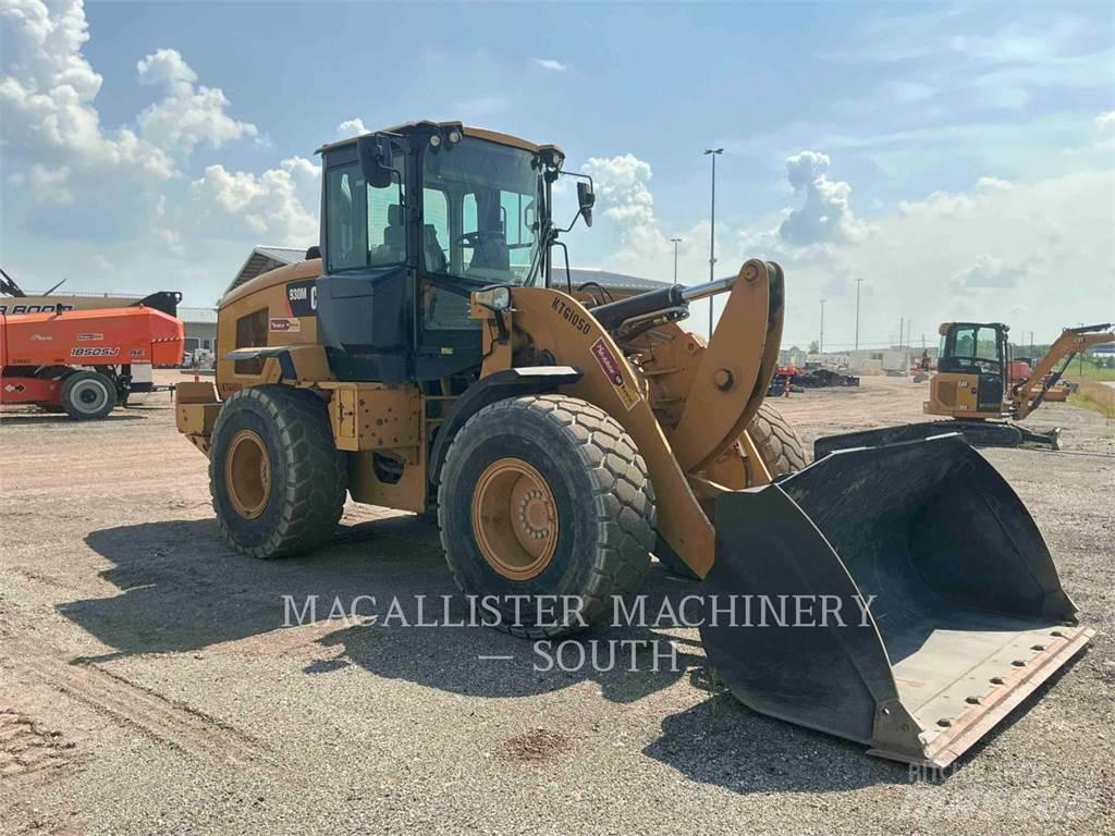 CAT 930M Kolesni nakladalci