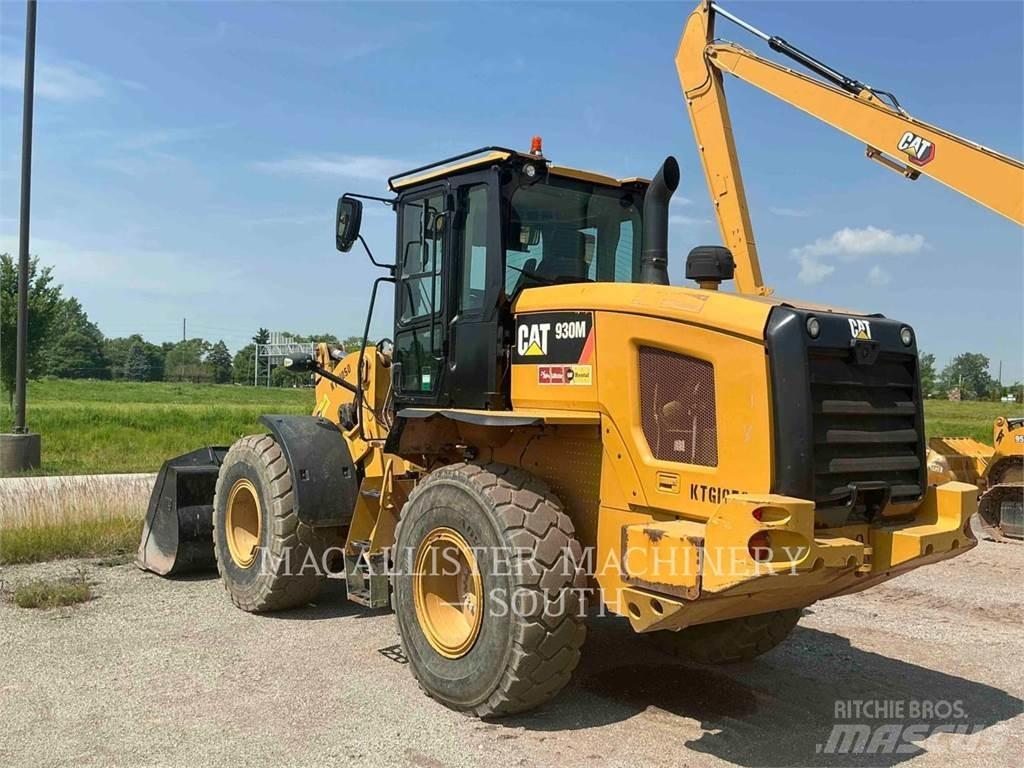 CAT 930M Kolesni nakladalci