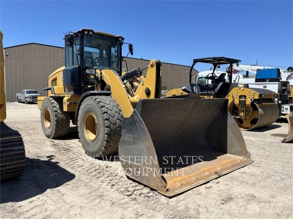 CAT 930M Kolesni nakladalci