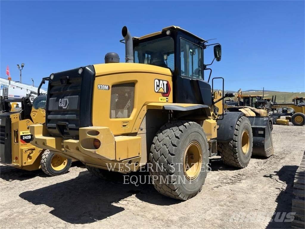 CAT 930M Kolesni nakladalci