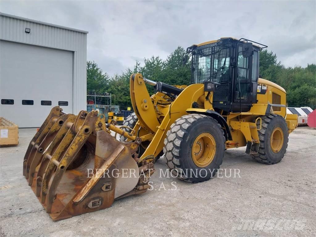 CAT 930M Kolesni nakladalci