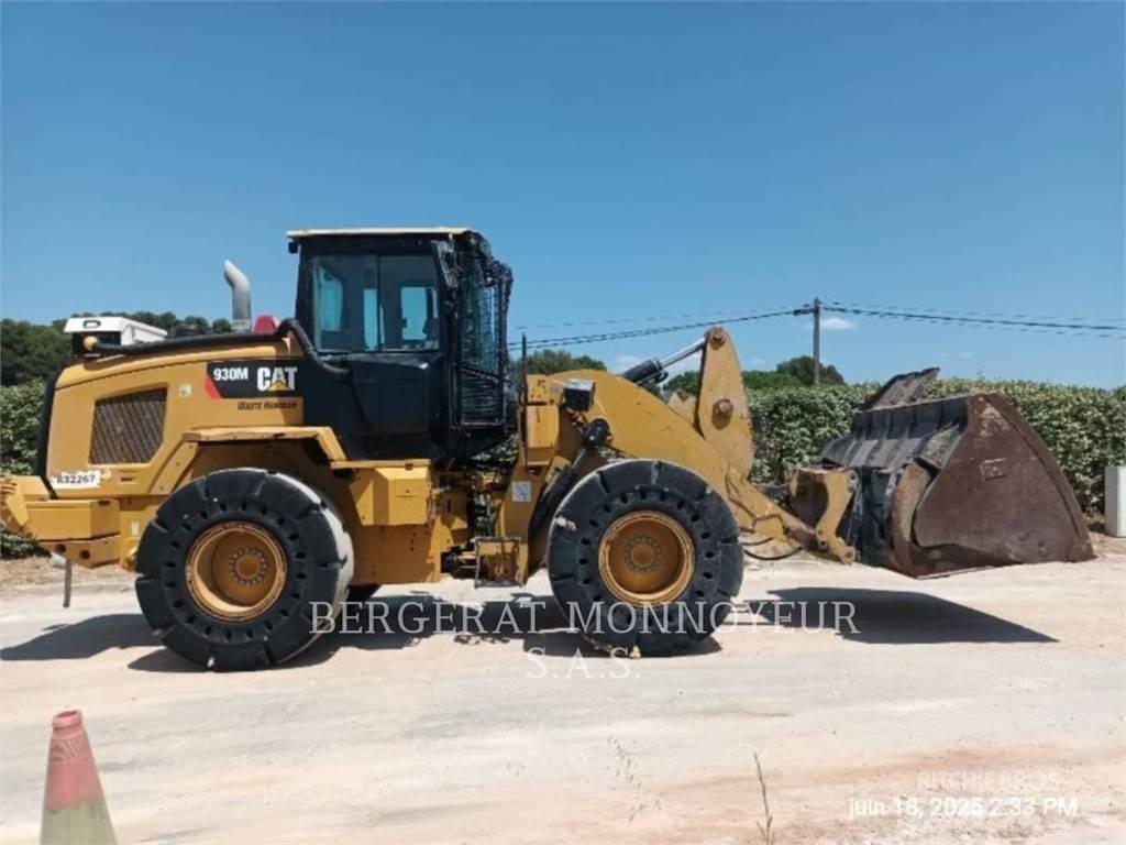 CAT 930M Kolesni nakladalci