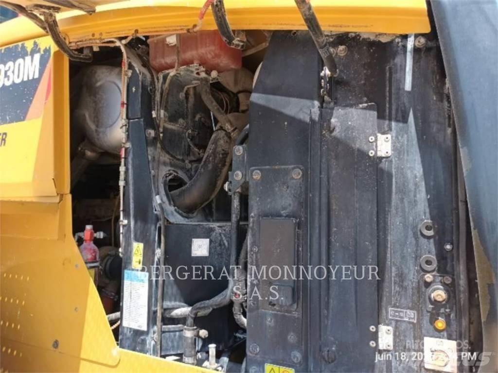 CAT 930M Kolesni nakladalci