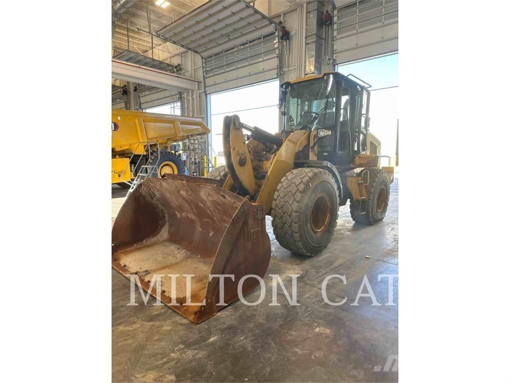 CAT 930M Kolesni nakladalci