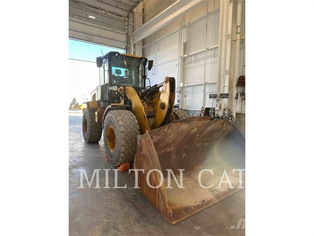 CAT 930M Kolesni nakladalci