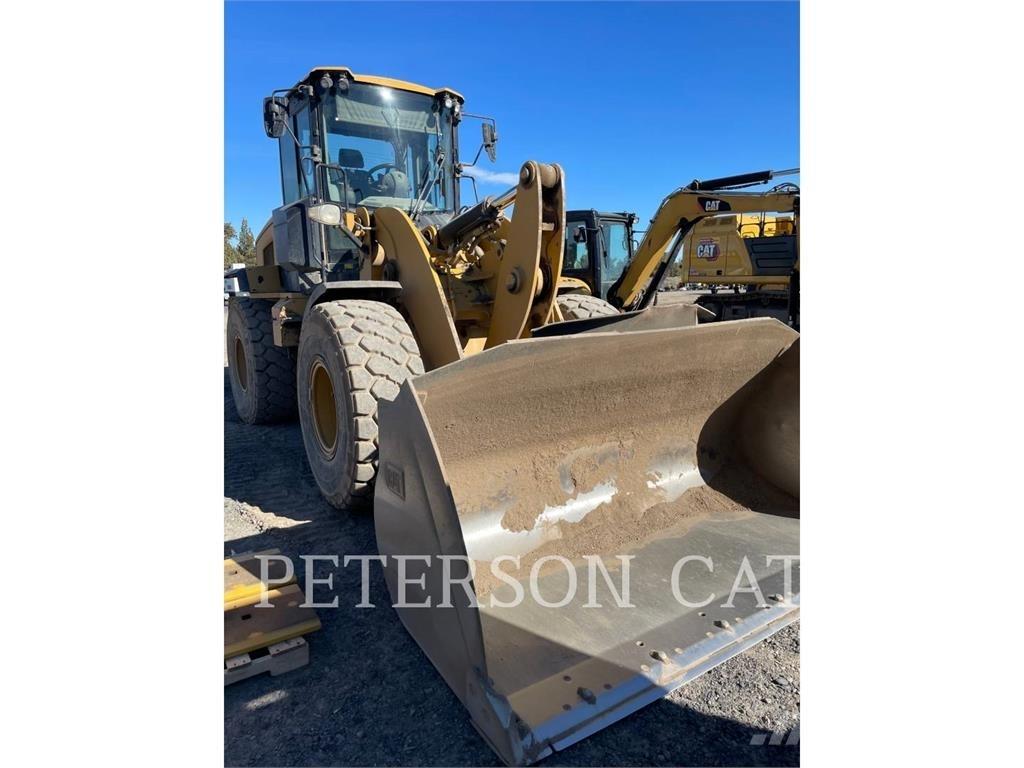 CAT 930M Kolesni nakladalci