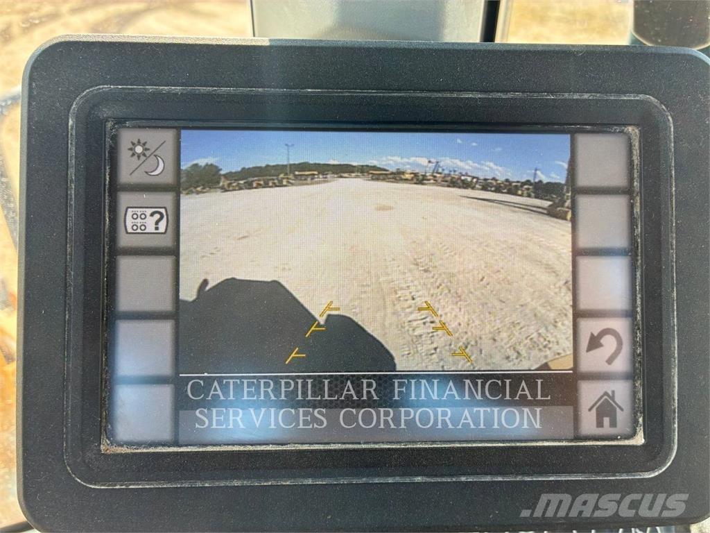 CAT 930M Kolesni nakladalci