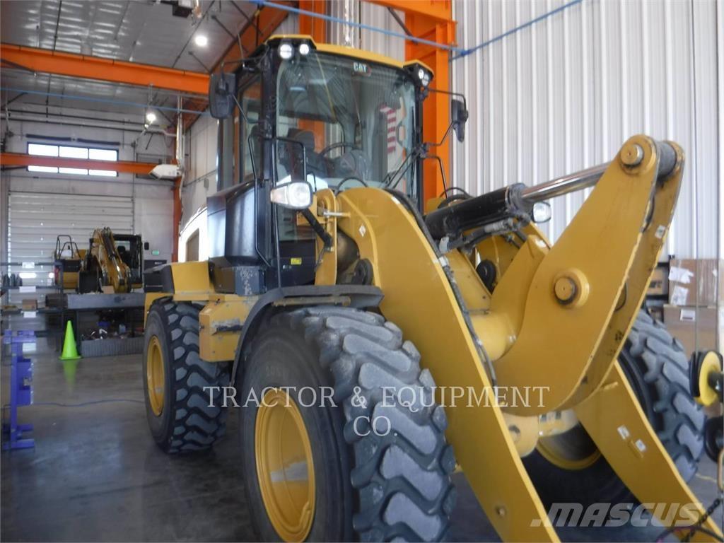CAT 930M Kolesni nakladalci