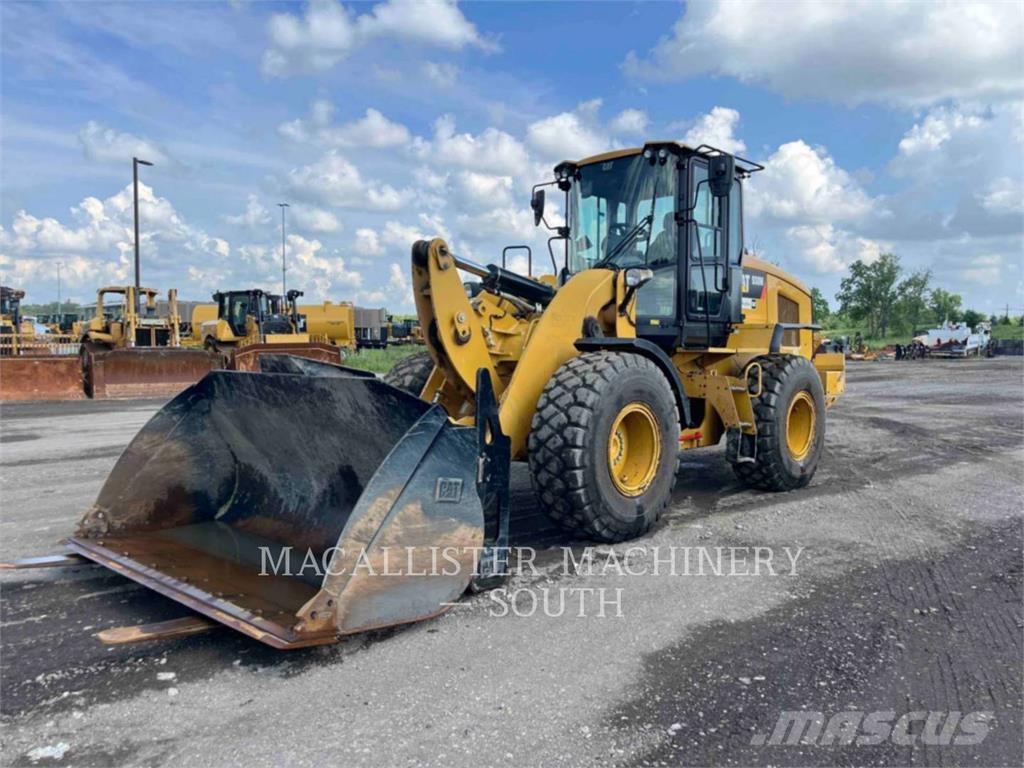 CAT 930M Kolesni nakladalci
