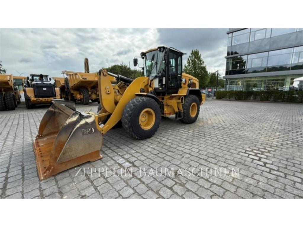 CAT 930M Kolesni nakladalci