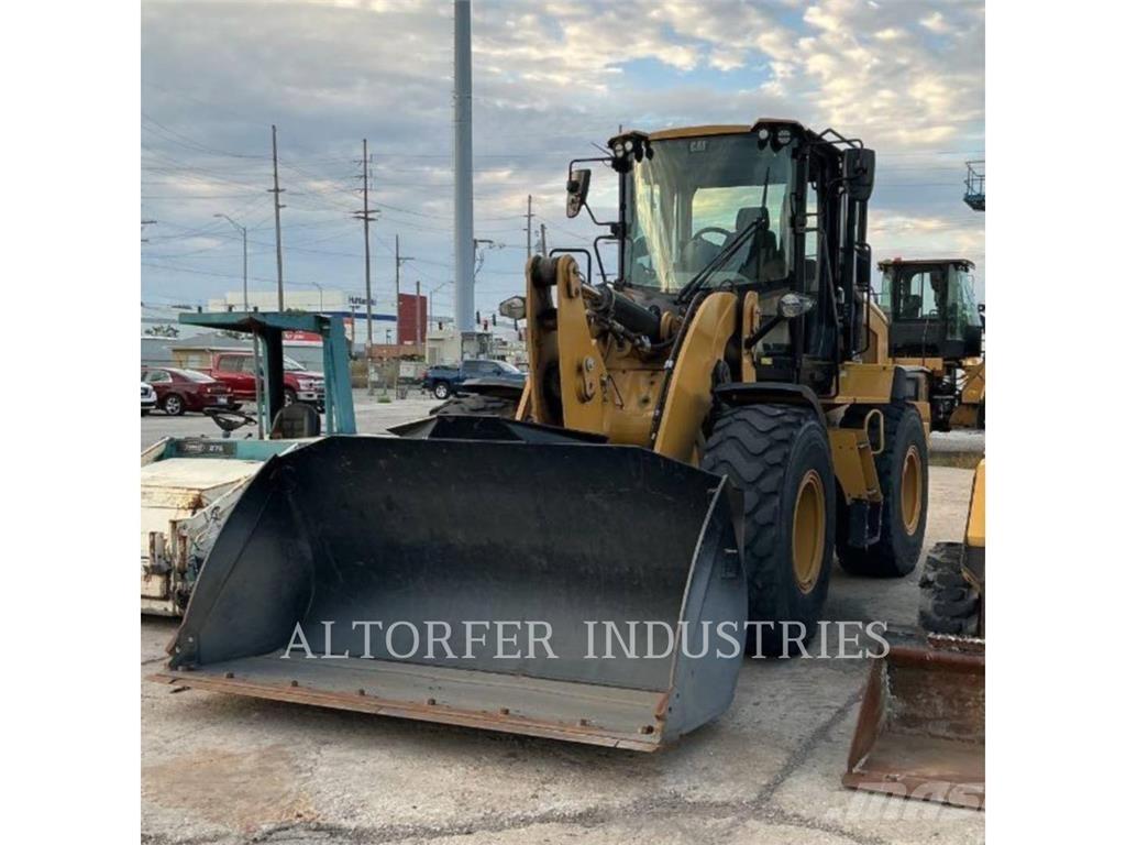 CAT 930M Kolesni nakladalci