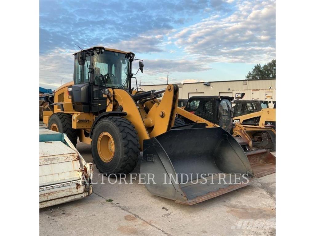 CAT 930M Kolesni nakladalci