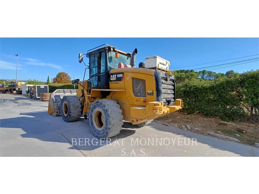CAT 930M Kolesni nakladalci