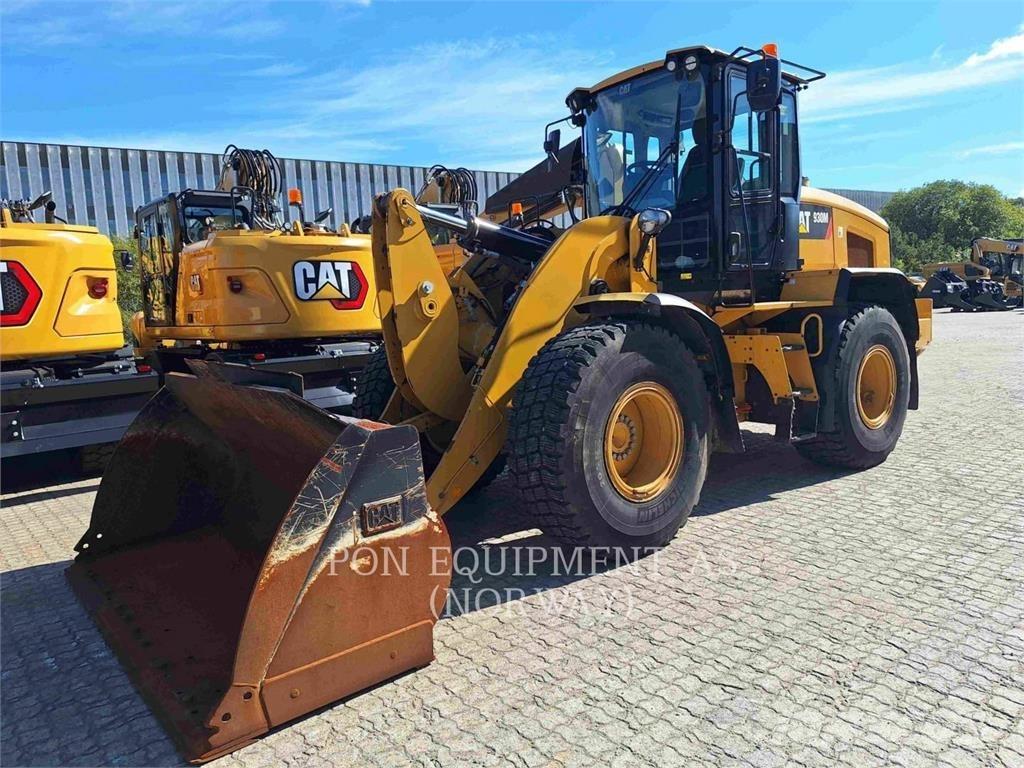 CAT 930M Kolesni nakladalci