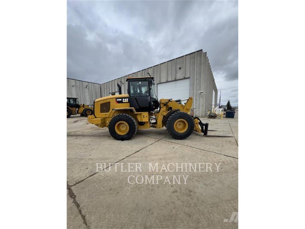 CAT 930M Kolesni nakladalci