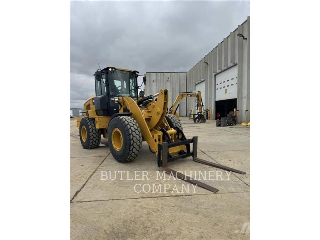CAT 930M Kolesni nakladalci