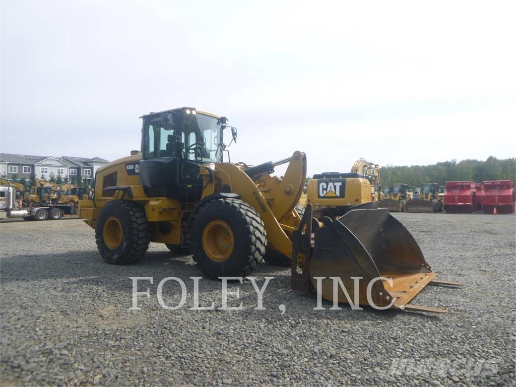 CAT 930M Kolesni nakladalci