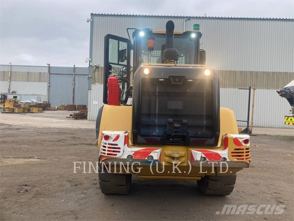 CAT 930M Kolesni nakladalci