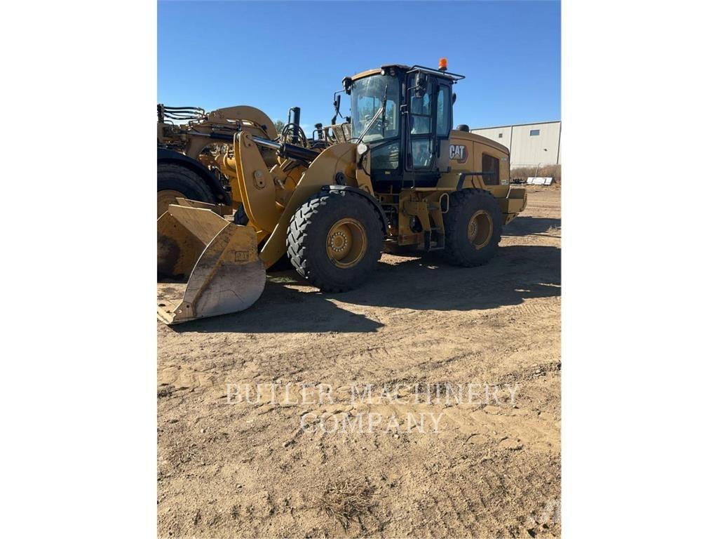 CAT 930M Kolesni nakladalci
