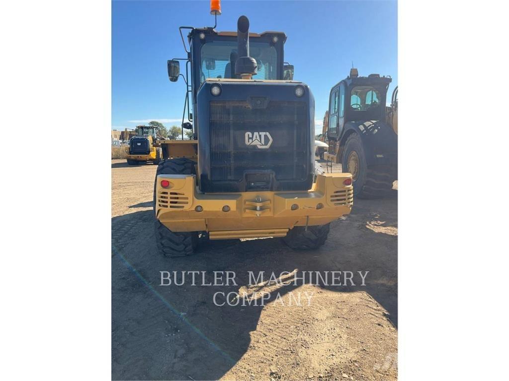 CAT 930M Kolesni nakladalci