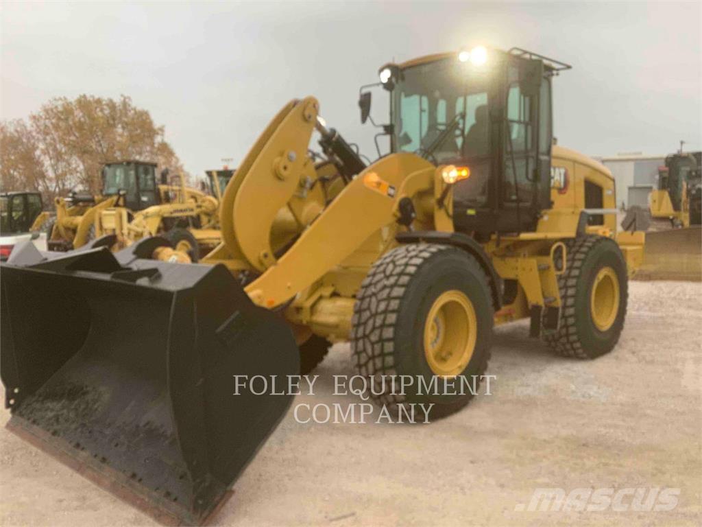 CAT 930M Kolesni nakladalci